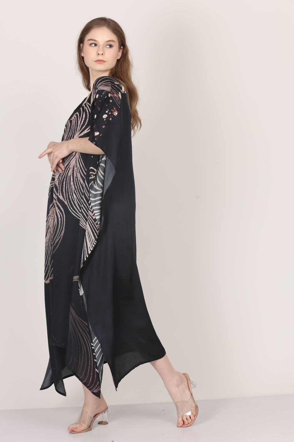 Artistry in Flow – Sustainable Cotton Georgette Kaftan